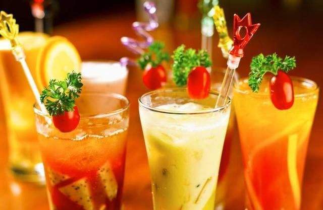 服藥無效甚至反效果？可能是你喝的水和酒精飲料惹的禍